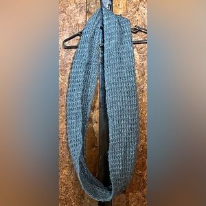 Women grey scarf